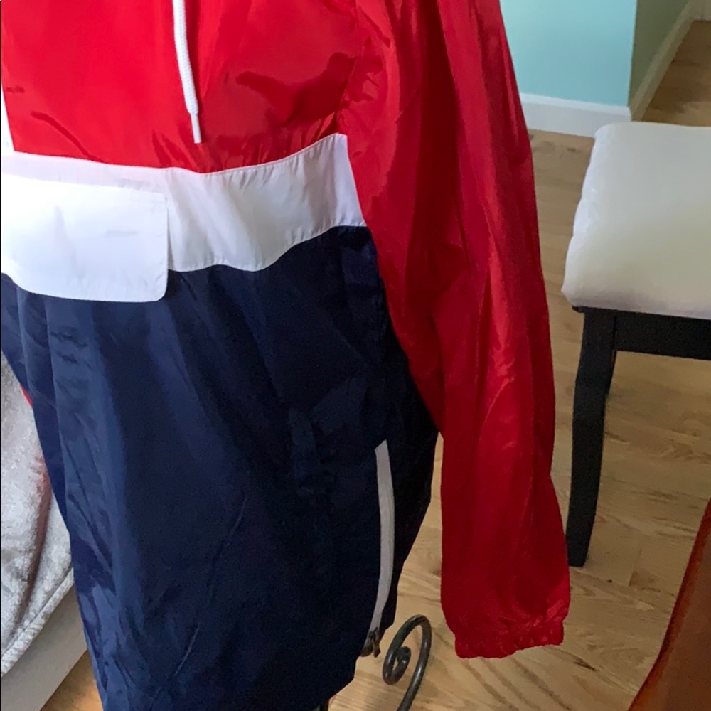 windbreaker - Picture 3 of 5